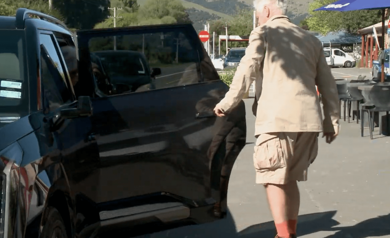 Stu openning door for guests